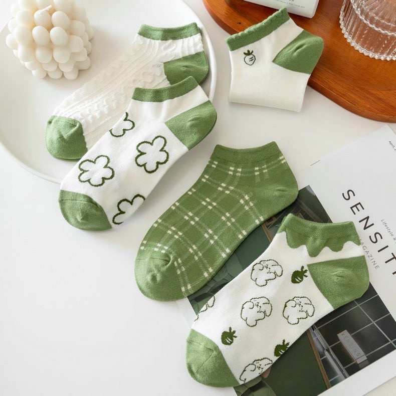 jh shop ถุงเท้า ข้อสั้น  ถุงเท้าแฟชั่น ดอกไม่เขียว (1 เซตมี 5 ลาย) NO.A76