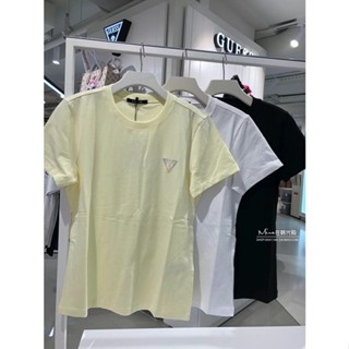 Guess ใหม่ เสื้อยืด คอกลม แขนสั้น ลายโลโก้ ขนาดเล็ก สีพื้น เรียบง่าย สําหรับผู้หญิง