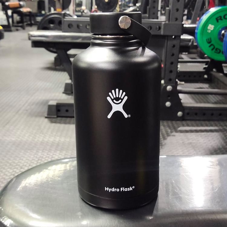 [BEST Quality]new Hydro Flask ( 64oz หรือ 1.9 Litre) ขวดน้ําสแตนเลสหุ้มฉนวนปากกว้าง,กระติกน้ําเก็บความร้อน (สีดํา) 64 oz