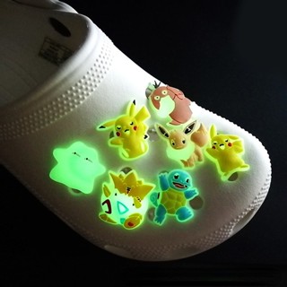 ปิกาจูเรืองแสง ตัวติดรองเท้า crocs jibbitz ที่ติดรองเท้า ตกแต่งรองเท้าให้สวยงาม