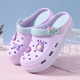 รองเท้าแตะ Crocs พื้นหนา ป้องกันการลื่น เหมาะกับเดินชายหาด สําหรับผู้หญิง