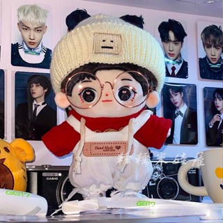 ตุ๊กตา 20 cm. ตุ๊กตาหมีแดง หมวกหน้ายิ้ม กางเกงฝ้าย 20 ซ.ม. ตุ๊กตาฝ้ายเปลี่ยนรูปร่างอ้วนได้