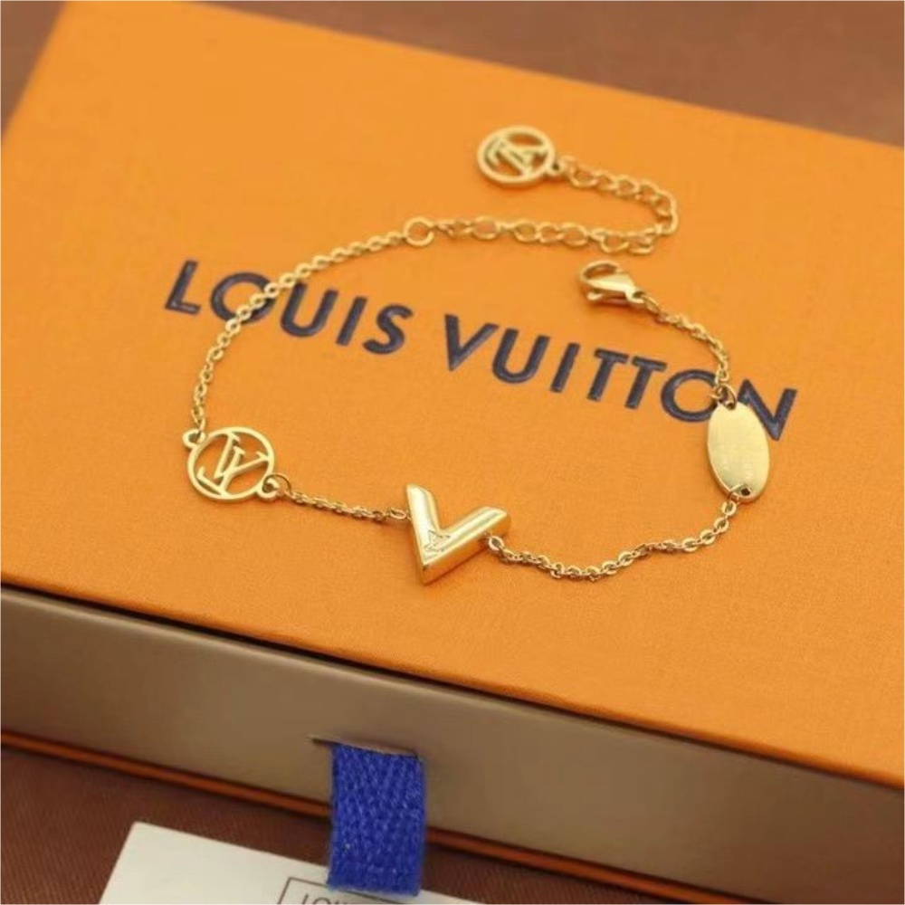 สร้อยข้อมือเหล็กไทเทเนียม ชุบทอง 18k รูปตัว V สีโรสโกลด์ แฟชั่นเรียบง่าย สไตล์ยุโรป อเมริกัน