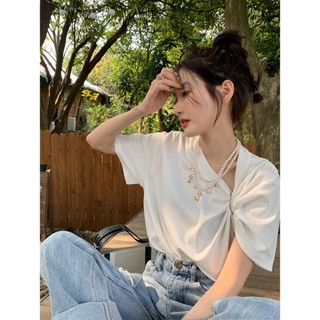 ฤดูร้อนใหม่ ไม่สม่ําเสมอ กระดุมโลหะ พิมพ์ลายตัวอักษร หลวม แขนสั้น เสื้อยืดผู้หญิง