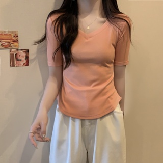 Suxi เสื้อยืดลําลอง คอวี แขนสั้น สีพื้น ทรงสลิมฟิต สําหรับสตรี