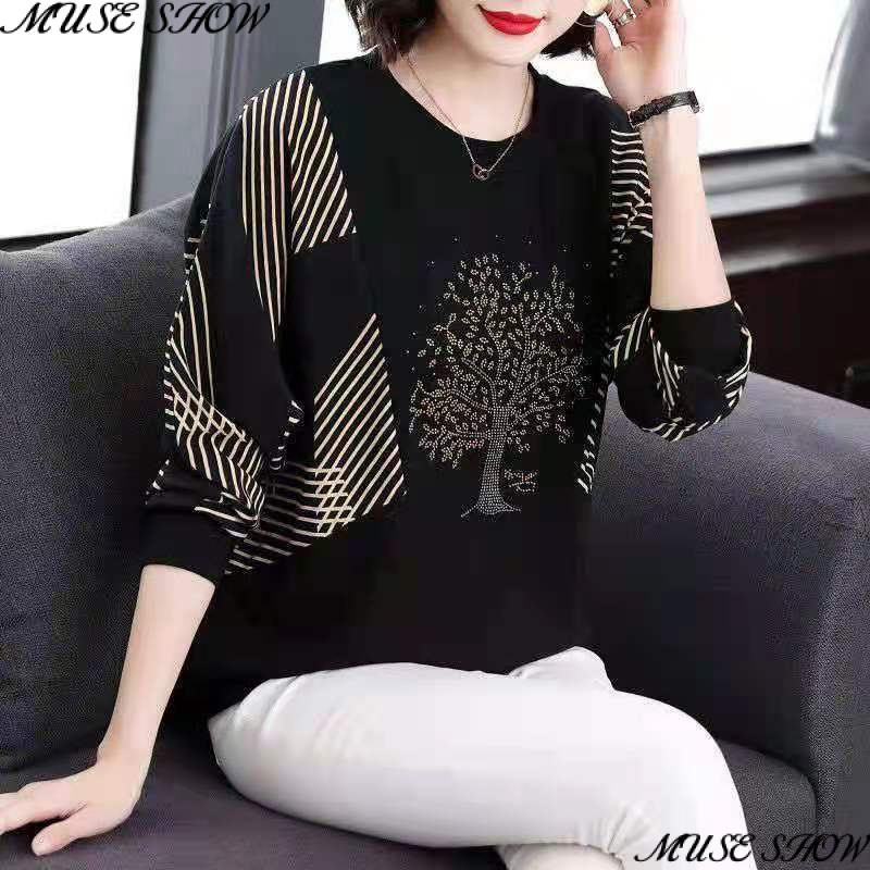 เสื้อยืดแขนยาว ทรงหลวม ขนาดใหญ่ เข้ากับทุกการแต่งกาย แฟชั่นฤดูใบไม้ร่วง สําหรับแม่ และวัยกลางคน 2023