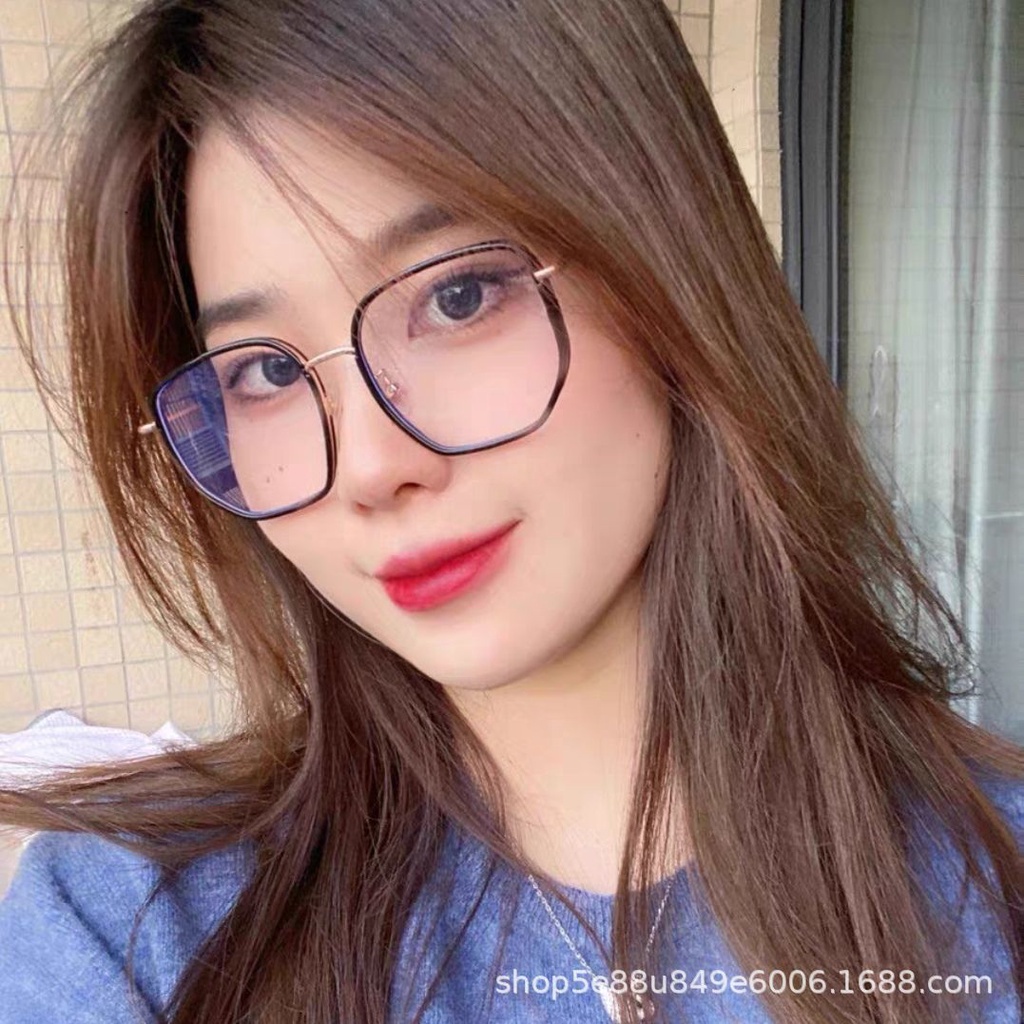 【พร้อมสต็อก】แว่นกรองแสง แว่นตาสายตาสั้น 0°-600° ป้องกันรังสี กรอบเหลี่ยม แฟชั่นสำหรับผู้ชาย และผู้หญิง เลนส์ถอดได้ 040
