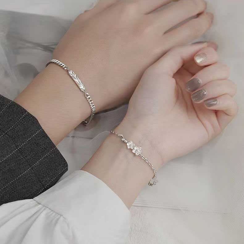 ลืมฉันไม่ใช่ดอกไม้จี้กําไลข้อมือเงินไทเทเนียมเหล็กผู้ชายผู้หญิงคู่แฟชั่นเครื่องประดับสร้อยข้อมือ