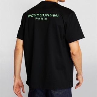 Wooyoungmi เสื้อยืดคอกลม แขนสั้น พิมพ์ลายโลโก้สีเขียว ลําลอง ทรงหลวม สําหรับผู้ชาย และผู้หญิง