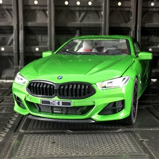 [Boxed] โมเดลรถยนต์ โลหะอัลลอย 1: 24 BMW M8 ของเล่น ของขวัญ สําหรับเด็กผู้ชาย