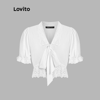 Lovito เสื้อเบลาส์ คอวี แต่งโบด้านหน้า ปักลายตาไก่ ตาข่ายแบบตัดกัน สีพื้น สไตล์ลำลอง สำหรับผู้หญิง L47ED029 (สีขาว)