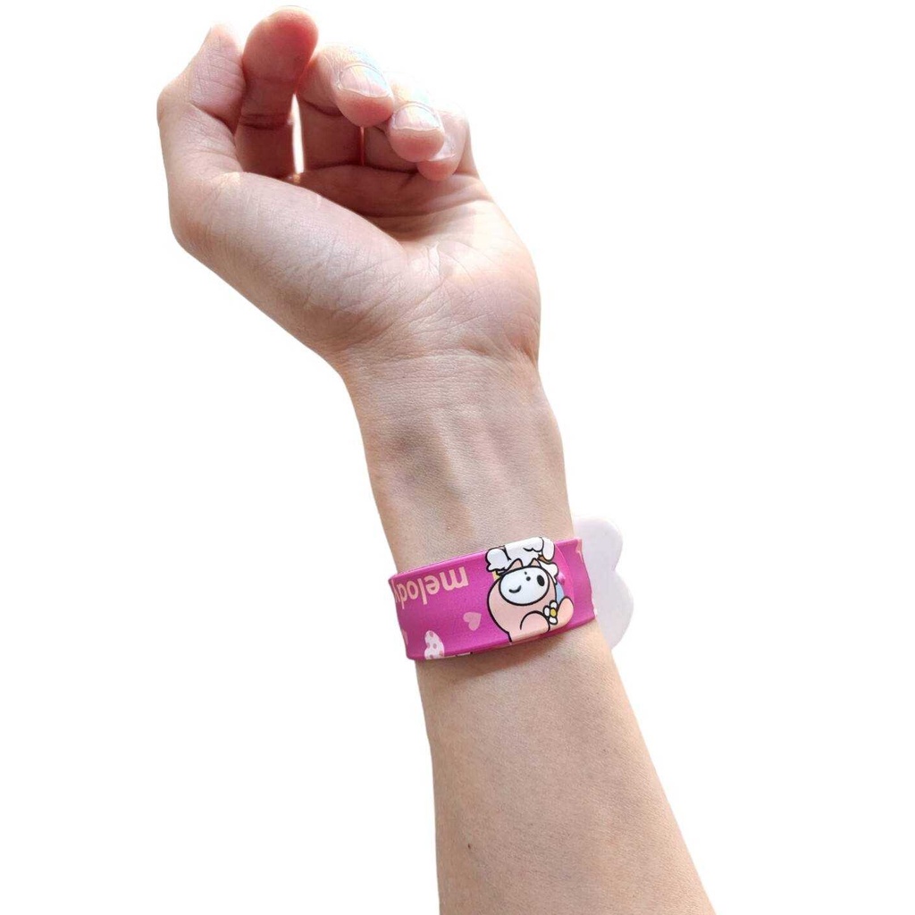 นาฬิกาข้อมือ Sanrio  มีทั้งหมด 7 ลาย สีสันสดใส ตัวสายมีลาย กดที่ตัวการ์ตูน จะแสดงได้ทั้ง เวลา และ วันที่กับเดือน