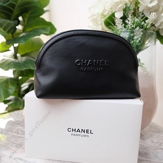 Chanel กระเป๋าเครื่องสำอางค์ Cosmetic bag /  gift  พร้อมกล่องของแท้จากเคาน์เตอร์ห้างwmp