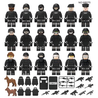 Swat โมเดลฟิกเกอร์ตํารวจ กองกําลังพิเศษ ขนาดเล็ก สีดํา 18 ชิ้น ต่อชุด