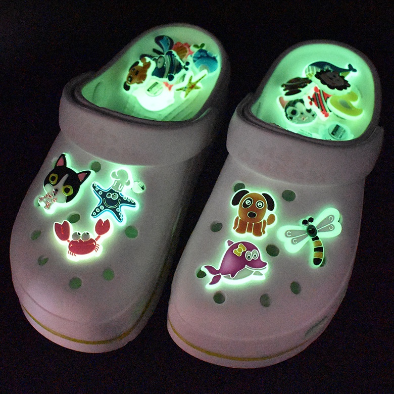 ซีรี่ส์เรืองแสง jibbitz ตัวติดรองเท้า crocs รองเท้า การตกแต่งที่สนุกสนาน ของขวัญสร้างสรรค์สุดพิเศษ