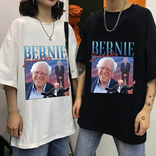 R5mt 【พร้อมส่ง】เสื้อยืดลําลอง ผ้าฝ้าย แขนสั้น พิมพ์ลายกราฟฟิค Bernie Sanders สไตล์วินเทจ เรโทร สีดํา สําหรับผู้ชาย ผู้หญ