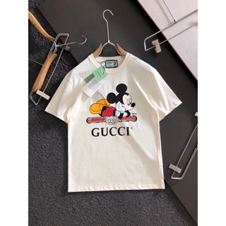 ☆★♣ Gucci/gucci 22 ใหม่ เสื้อยืดแขนสั้น พิมพ์ลายโลโก้ตัวอักษร G มิกกี้เมาส์ คลาสสิก แฟชั่นฤดูใบไม้ผลิ และฤดูร้อน