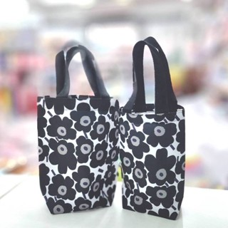 กระเป๋าผ้า กระเป๋าถือ Marimekko สำหรับใส่ขวดน้ำ ใส่ร่ม ใส่ของจุกจิก พร้อมแผ่นรองก้น