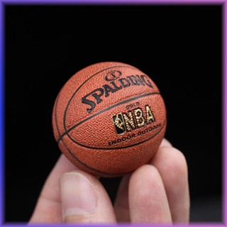 [ฟรีกระเป๋าบอล] โมเดลรองเท้าบาสเก็ตบอล NBA Master Magnetic Gold Label 1/6 MS