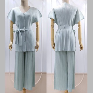 2MUAY PLEAT เซ็ทพลีทคุณภาพ V NECK BUTTON FRONT PLEAT SET รุ่น GJO2949/GJO2542 2สี FREE SIZE