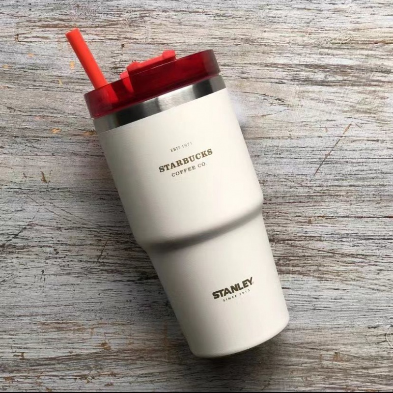 Starbucks Co-Branded stanley Car Water Cup ถ ้ วยฟางสแตนเลสความจุขนาดใหญ ่ ถ ้ วยกาแฟหุ ้ มฉนวน