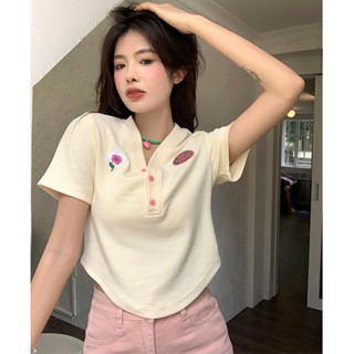 8333#  Apricot V-neck sweet hot girl short-sleeved T-shirt female 2023 summer Korean chic short top ins