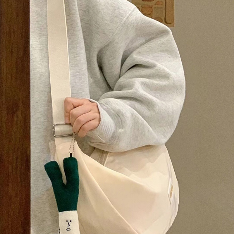 IELGY dumpling bag ญี่ปุ่นไนลอน messenger casual ความจุขนาดใหญ่กระเป๋าเกี๊ยวผ้าใบสําหรับผู้หญิง