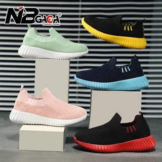 มาใหม่ รองเท้าผ้าใบลําลอง พื้นนิ่ม กันลื่น น้ําหนักเบา ระบายอากาศ 5 สี สําหรับเด็กผู้ชาย ผู้หญิง เหมาะกับการวิ่ง เล่นกีฬา ไซซ์ 28-40 2023 พร้อมส่ง