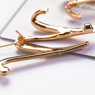 26 เข็มกลัดตัวอักษรเวอร์ชั่นเกาหลี Rhinestone บรรยากาศ Elegant Pin โลหะผสมเพชร-studded Classy เข็มกลัด