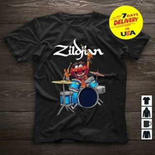 [S-5XL] เสื้อยืดลําลอง มีฮู้ด พิมพ์ลายกลอง The Muppet Show Zildjian สีดํา เข้ากับทุกการแต่งกาย สําหรับผู้ชาย 529163