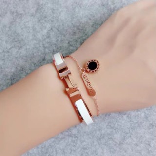 สร้อยข้อมือ ชุบทอง 18K จี้ตัวอักษร H หลากสี สไตล์คลาสสิก เรโทร