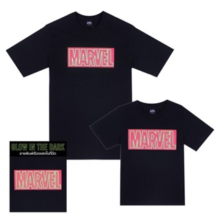 Marvel Men&amp;Boy Logo Glow In The Dark T-Shirt (ทรง Relax) - เสื้อยืดผู้ชาย และเด็กผู้ชายพิมพ์ลายโลโก้มาร์เวล เทคนิคเ_03