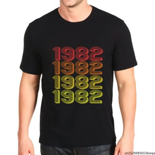 เสื้อยืดลายกราฟฟิก Kawaii Retro Born In 1982 แบบนุ่มสําหรับผู้ชาย_03