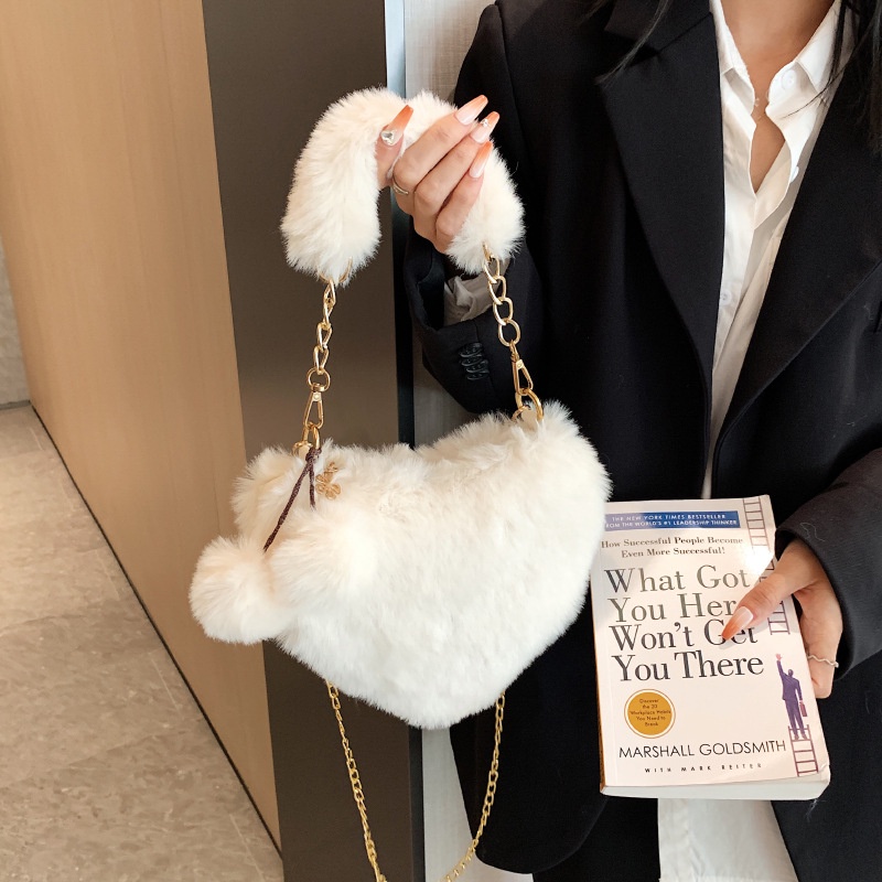 -NEW-กระเป๋าหัวใจขนนิ่ม สำหรับผู้หญิง สายโซ่สะพายข้าง #BAG04