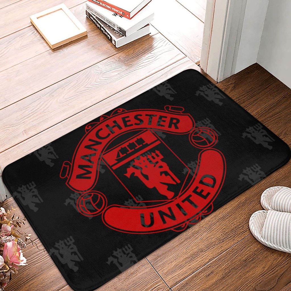 พรมปูพื้น ผ้าสักหลาด กันลื่น ลาย Manchesters United ขนาด 40x60 ซม. (16X24 นิ้ว) สําหรับตกแต่งบ้าน ห้องน้ํา ห้องครัว