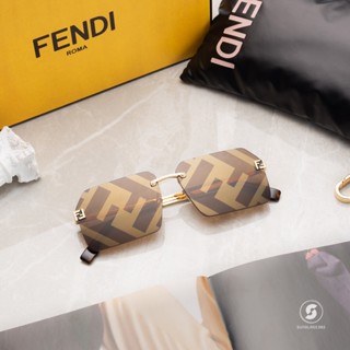 แว่นกันแดด FENDI FE40043U 33G ของแท้ ประกันศูนย์ไทย