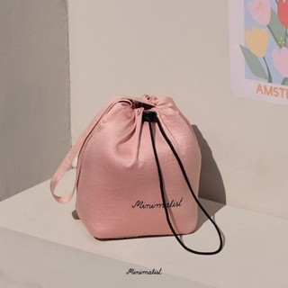 𝐌𝐈𝐍𝐈𝐌𝐀𝐋𝐈𝐒𝐓 กระเป๋าผ้าซาติน รุ่น Rose bucket bag