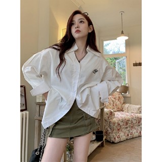 เสื้อเชิ้ตแขนยาว ปักลาย ทรงหลวม สีขาว แฟชั่นฤดูใบไม้ผลิ สําหรับผู้หญิง