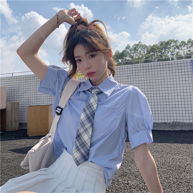 ผู้หญิงเสื้อแขนสั้น เสื้อนักเรียน