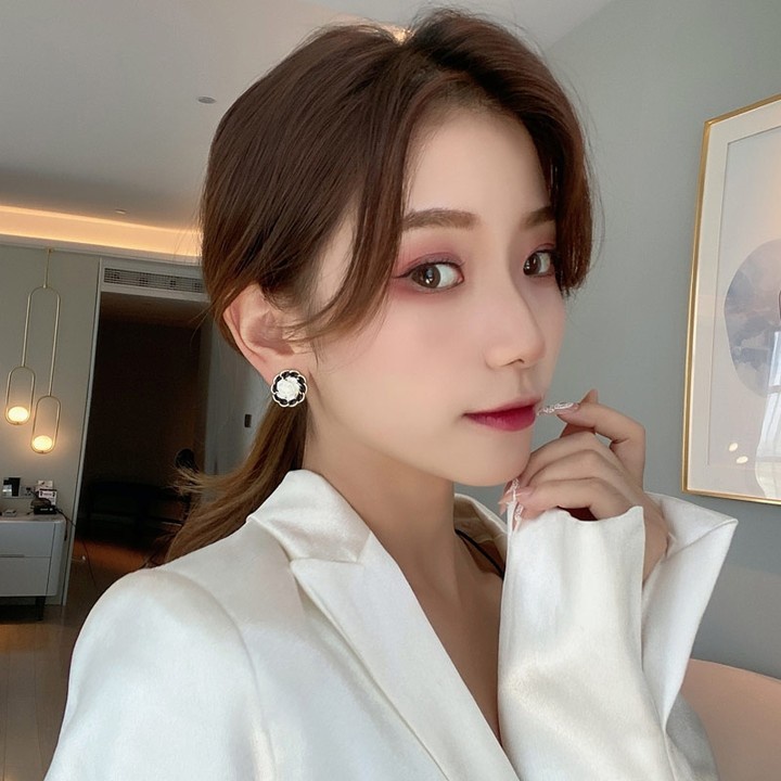ต่างหูหนีบ ใหม่ ต่างหู แบบคลิปหนีบ ประดับมุก ไม่ทําให้เกิดอาการแพ้ เครื่องประดับ สําหรับผู้หญิง 2023