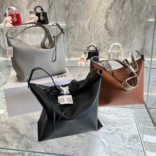 (พร้อมกล่อง) Loewe Cubi กระเป๋าสะพายไหล่ หนังวัวนุ่ม เรียบหรู แฟชั่นลําลอง สําหรับผู้หญิง