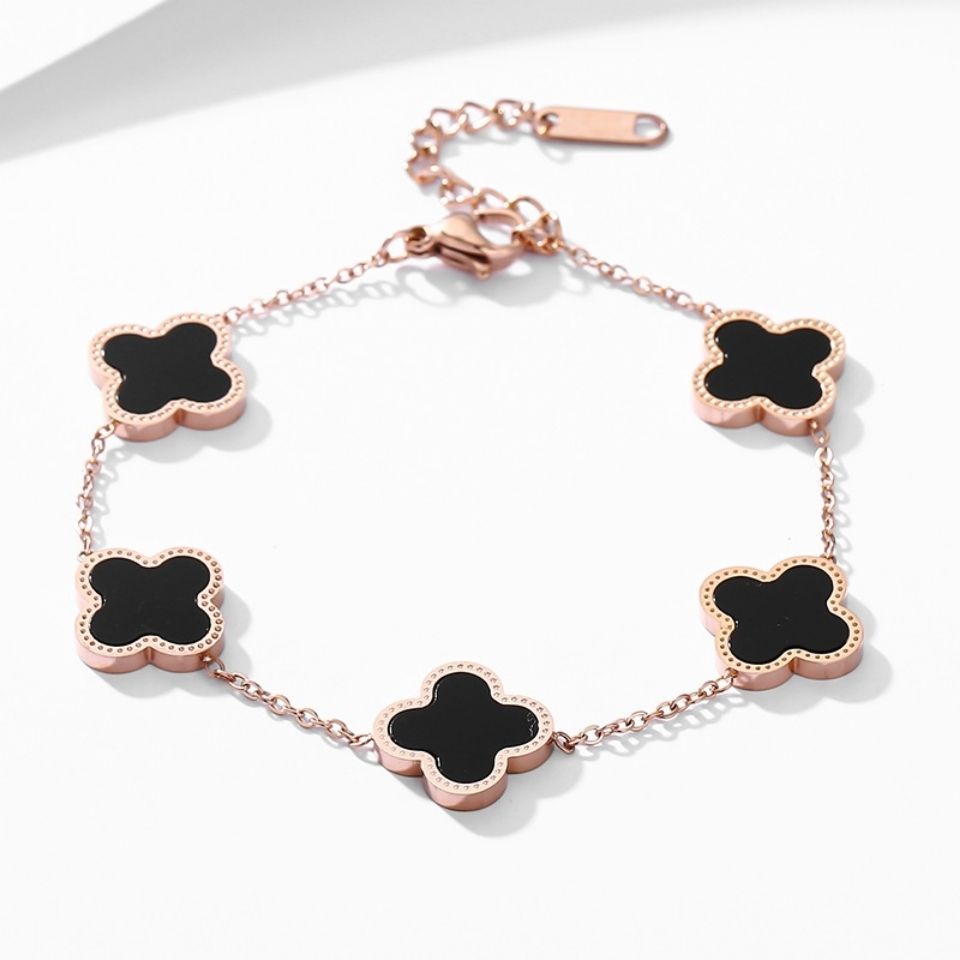 สร้อยข้อมือเหล็กไทเทเนียม 18k จี้ใบโคลเวอร์สี่แฉก เข้ากับทุกการแต่งกาย แฟชั่นคลาสสิก สําหรับผู้หญิง  ของขวัญ