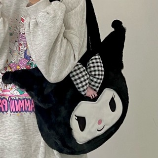 Sanrio กระเป๋าสะพายข้าง น่ารัก กระเป๋าผู้หญิง การ์ตูนสีดำ bag คุโลมิ กระเป๋าข้าง