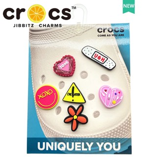 Jibbitz crocs charms กระดุมจิ๊บบิทซ์ Фdiy