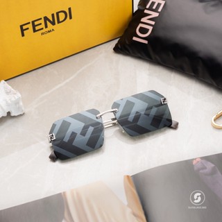 แว่นกันแดด FENDI FE40043U 16C ของแท้ ประกันศูนย์ไทย