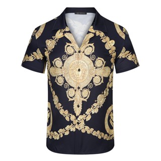 เสื้อเชิ้ตแขนสั้นลําลอง คอปก พิมพ์ลาย VERSACE แฟชั่นสตรีท สําหรับผู้ชาย และผู้หญิง