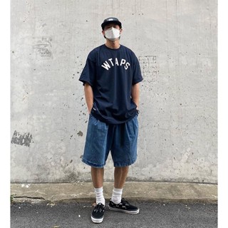 Wtaps เสื้อแขนสั้นลําลอง ผ้าฝ้าย พิมพ์ลายโมโนแกรม ทรงหลวม ใส่สบาย