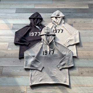 เสื้อกันหนาว มีฮู้ด ปักลายโลโก้ Fear Of God Essentials 1977 2023 JENS