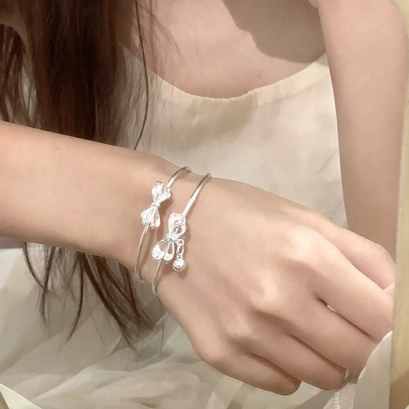สร้อยข้อมือ กําไลข้อมือ โบว์ ระฆัง ปรับได้ แฟชั่นเกาหลี / หรูหรา สีเงิน โบ กําไลข้อมือ สําหรับผู้หญิง เด็กผู้หญิง
