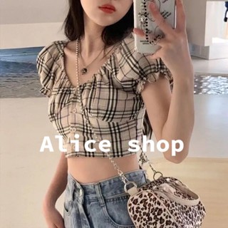 Alice  เสื้อแฟชั่น เสื้อผู้หญิง เสื้อแซ่บๆ คอV แขนฟองสบู่  รุ่นใหม่ High quality Comfortable Beautiful A22K002 36Z230909